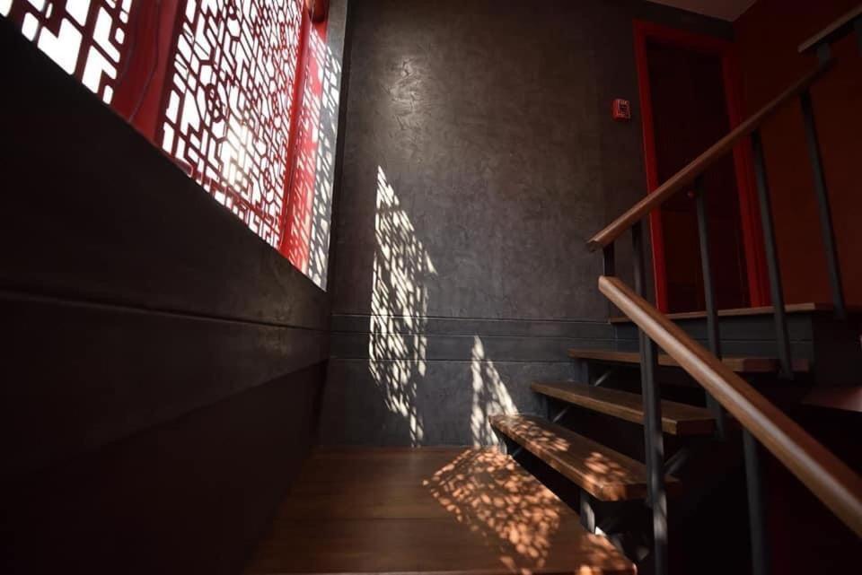 Caiyong Hometel & Cafe'S Studio Bangkok Extérieur photo
