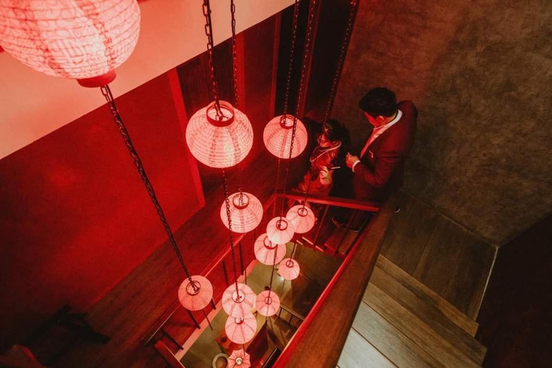 Caiyong Hometel & Cafe'S Studio Bangkok Extérieur photo
