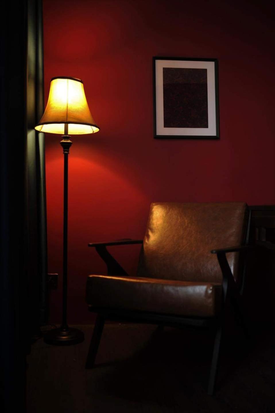 Caiyong Hometel & Cafe'S Studio Bangkok Extérieur photo