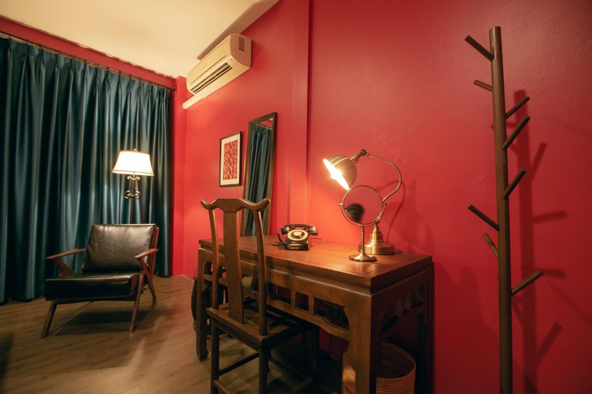 Caiyong Hometel & Cafe'S Studio Bangkok Extérieur photo
