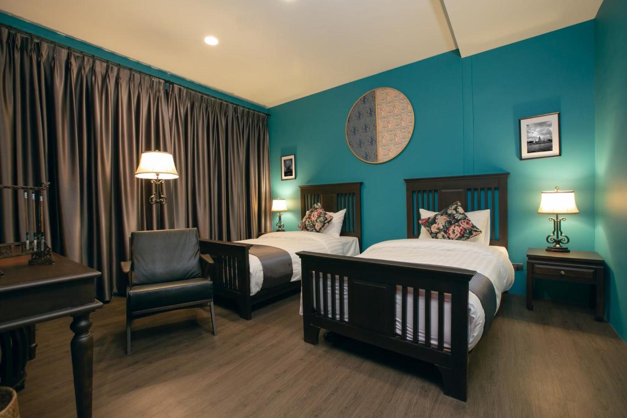 Caiyong Hometel & Cafe'S Studio Bangkok Extérieur photo